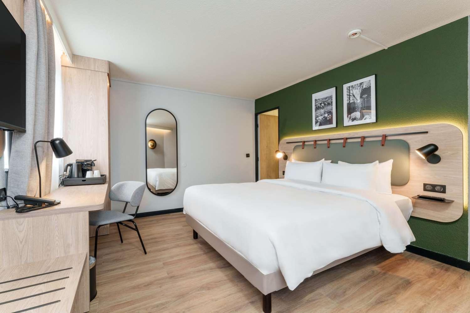 Campanile Marne La Vallee - Saint-georges Hotel 3*